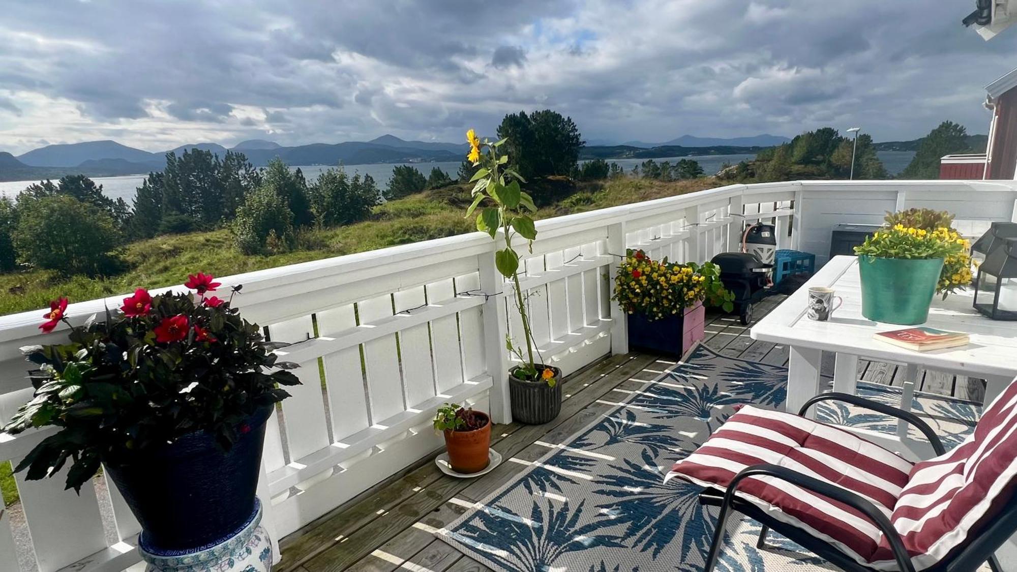 Apartament Wake Up To A Beautiful View And Smell Of The Sea Kristiansund Zewnętrze zdjęcie